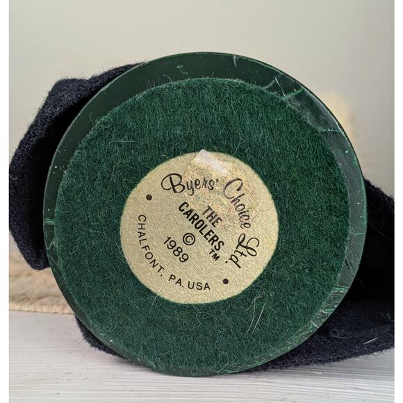 Byers' Choice Caroler Vintage 1989 Woman Black Skirt Red Coat Fur Muff Gray Hat - Picture 10 of 11